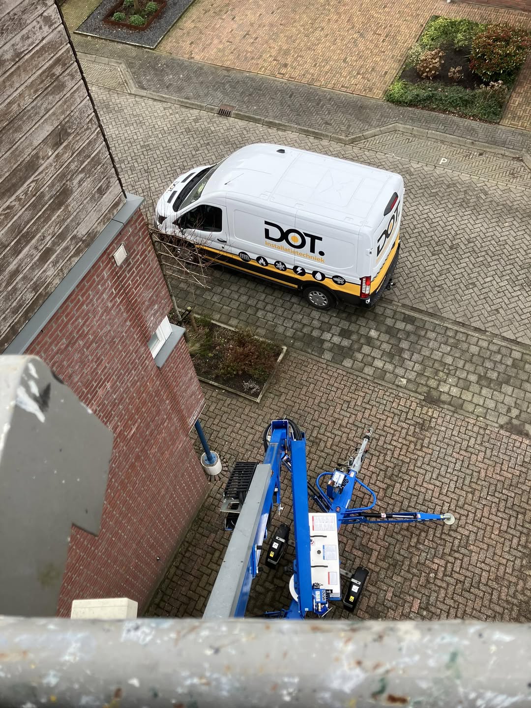 DOT servicebus bij een klus op locatie